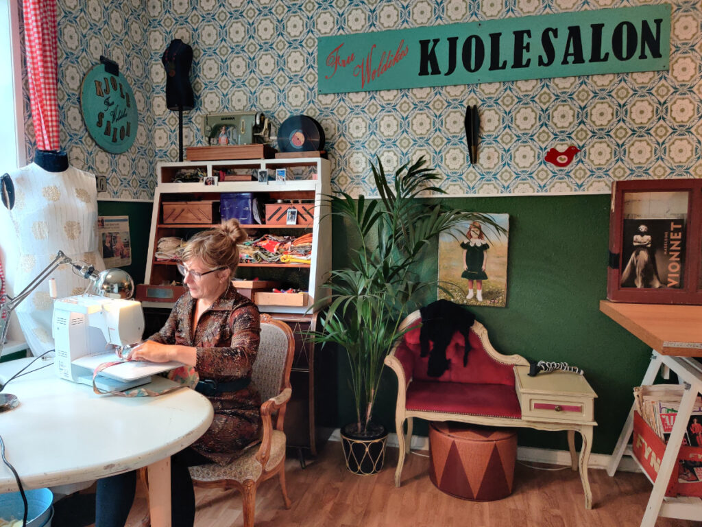 Fru Wøldikes Kjolesalon