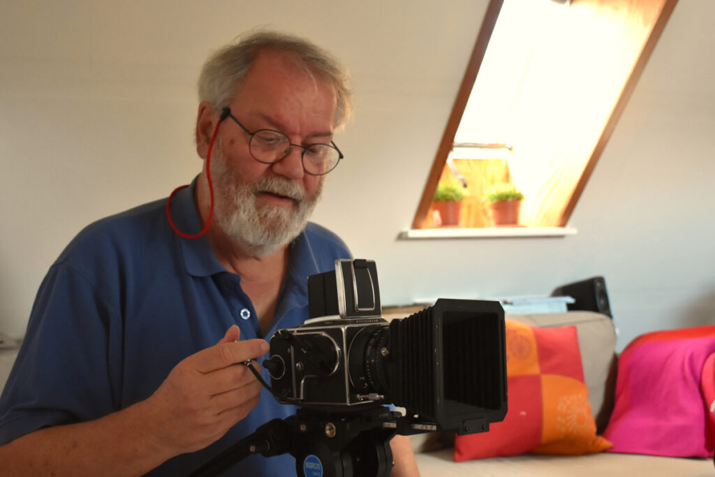 Steffen Jensen med sit Hasselblad